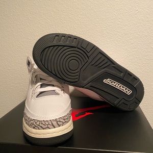 Jordan 3 hide and sneaks